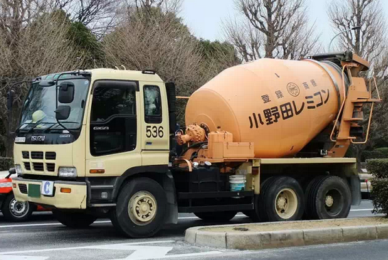 日本五十鈴攪拌車(chē)