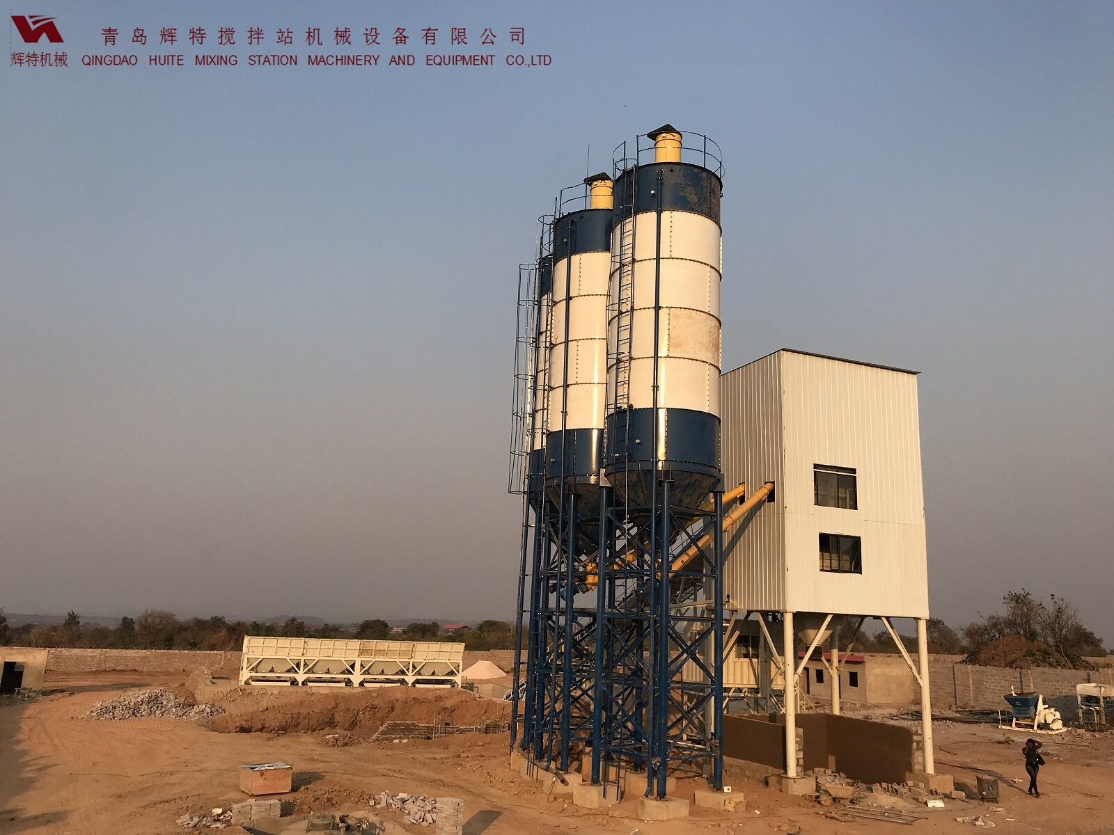 輝特混凝土攪拌站HZS120采用國內(nèi)外知名品牌，大大降低了設(shè)備故障率